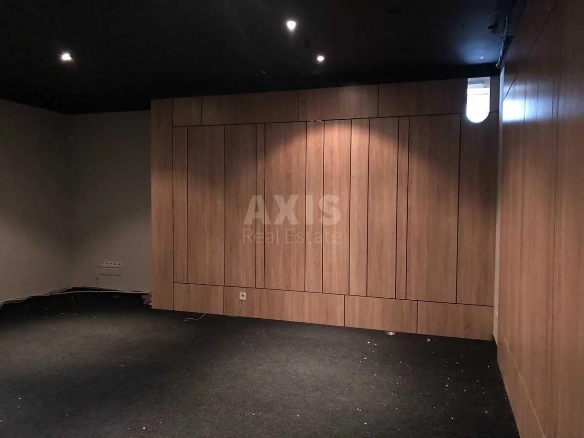 Об'єкт торгівлі вул. Крушельницької Соломії 7А, 135м2