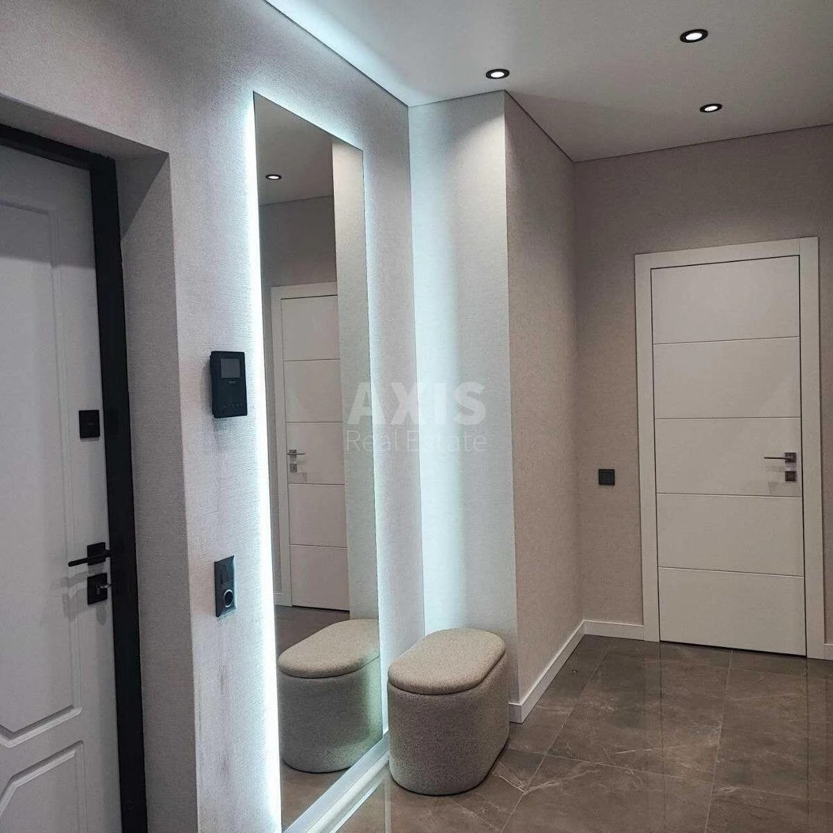 2k apartment pr-t Berestejskij 67670259