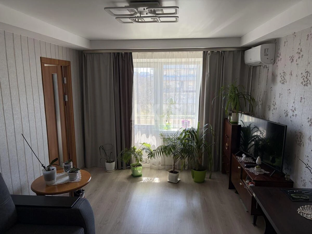 3k apartment vul. Chornobyl's'ka 1167041