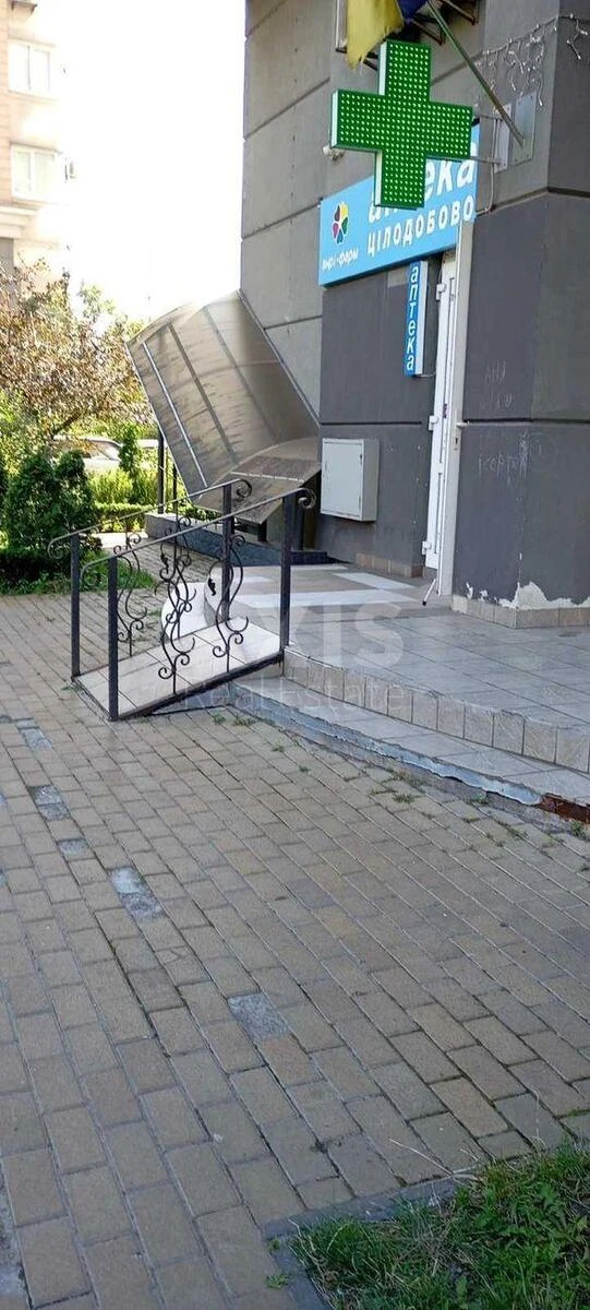 Объект торговли ул. Окипной Раисы 10А, 71м260515