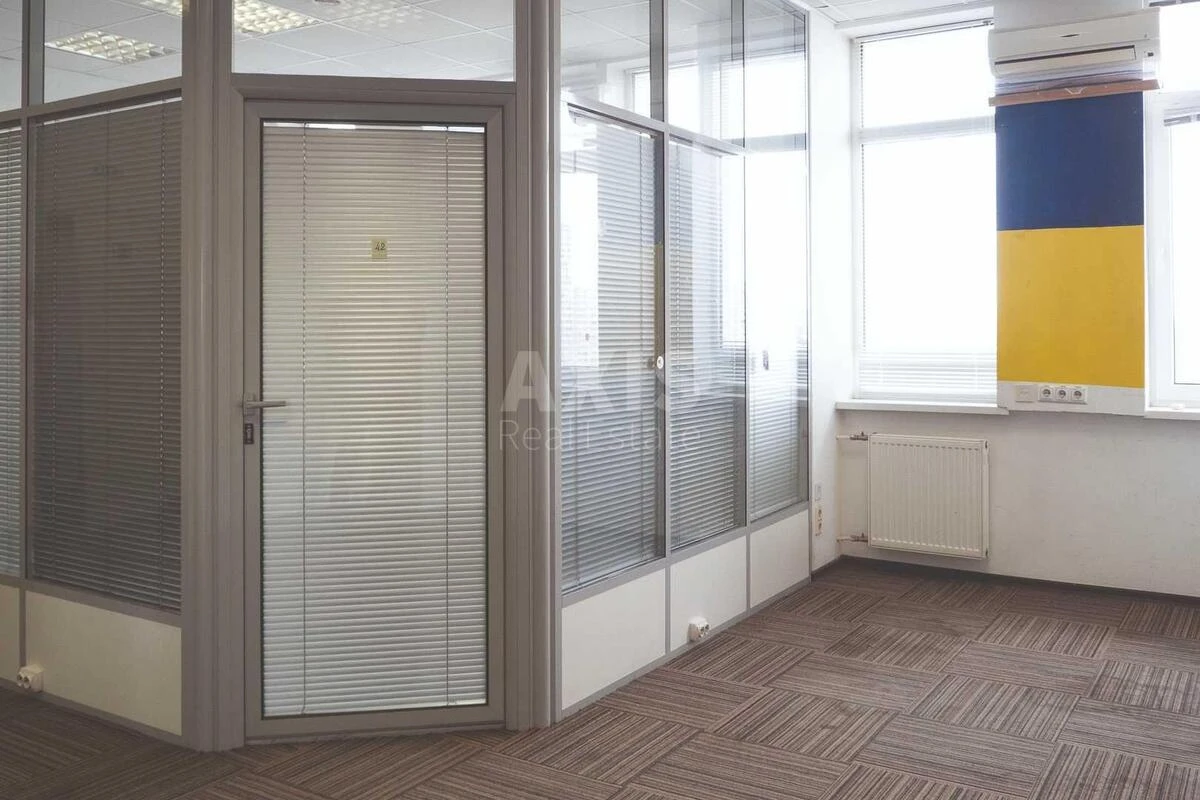 Office vul. Geroi'v Kosmosu 5, 828m26916710