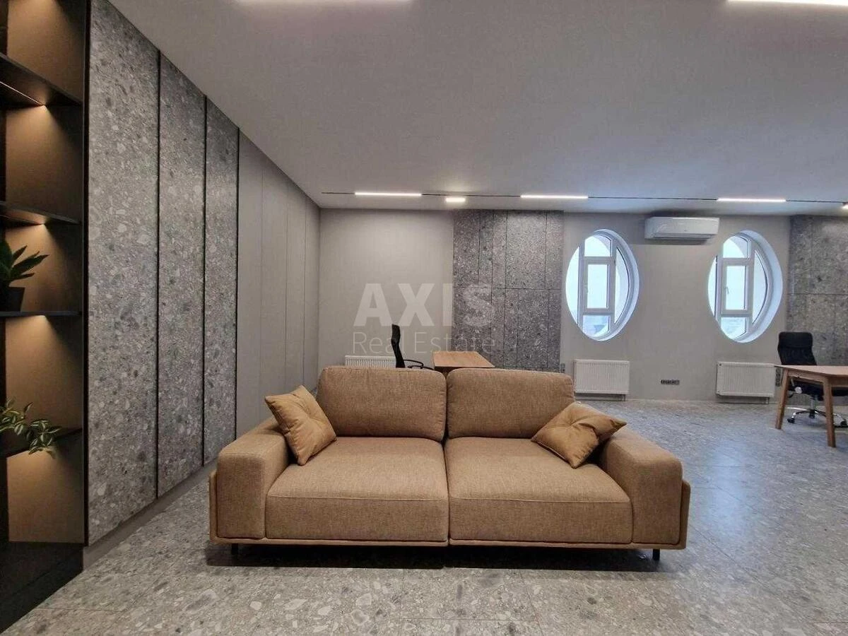 Office vul. Vasylya Tyutyunnyka 37/1, 77m2672554