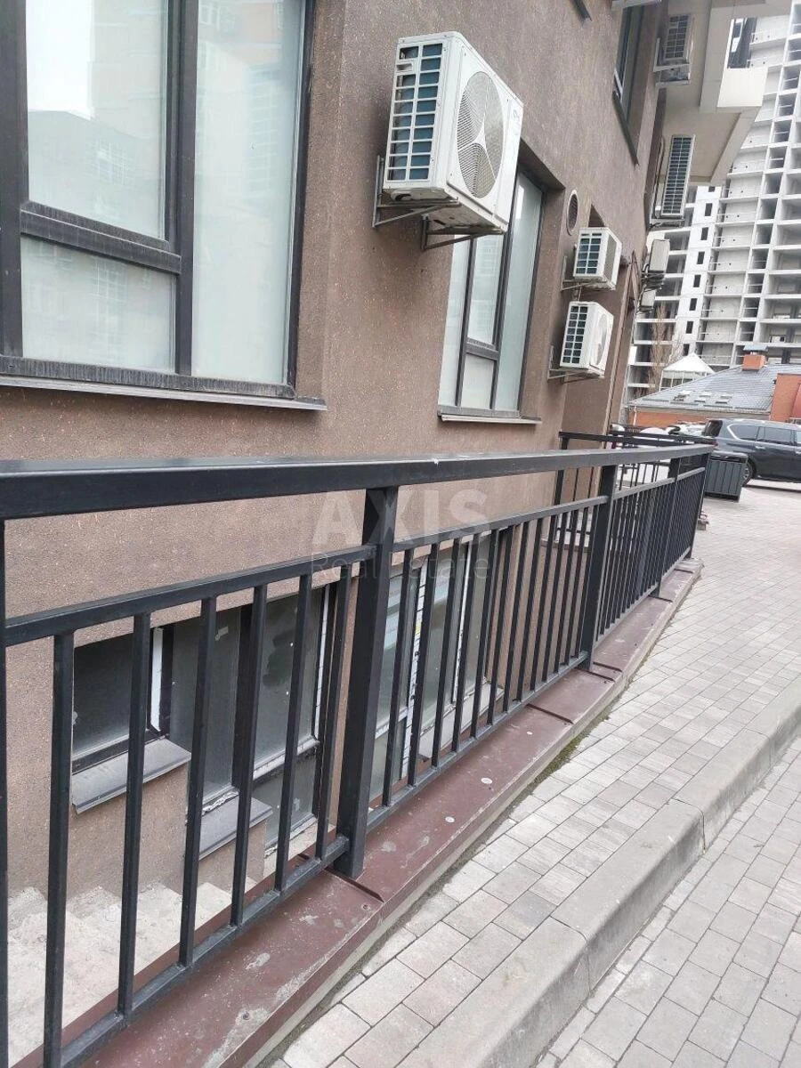 Объект сервиса ул. Василия Тютюнника 28А, 78м2600111