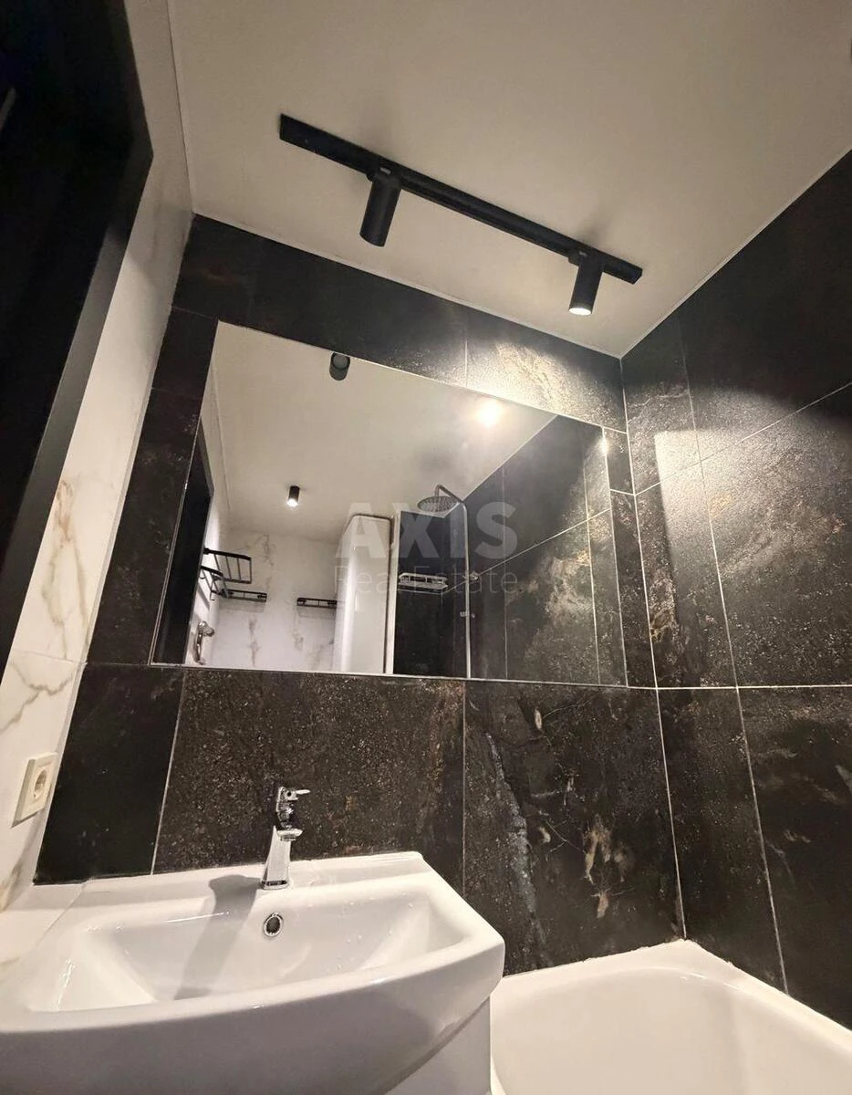2к квартира ул. Рональда Рейгана 8Б720595