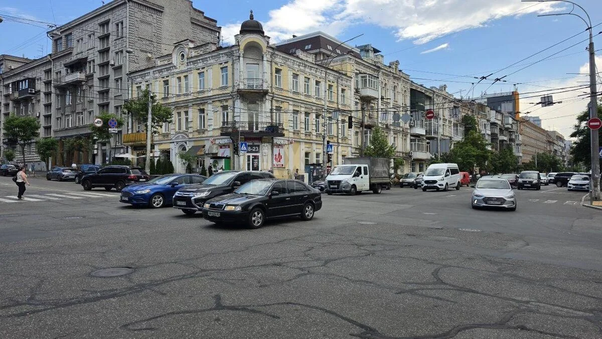Об'єкт сервісу вул. Петлюри Симона 11, 158м2