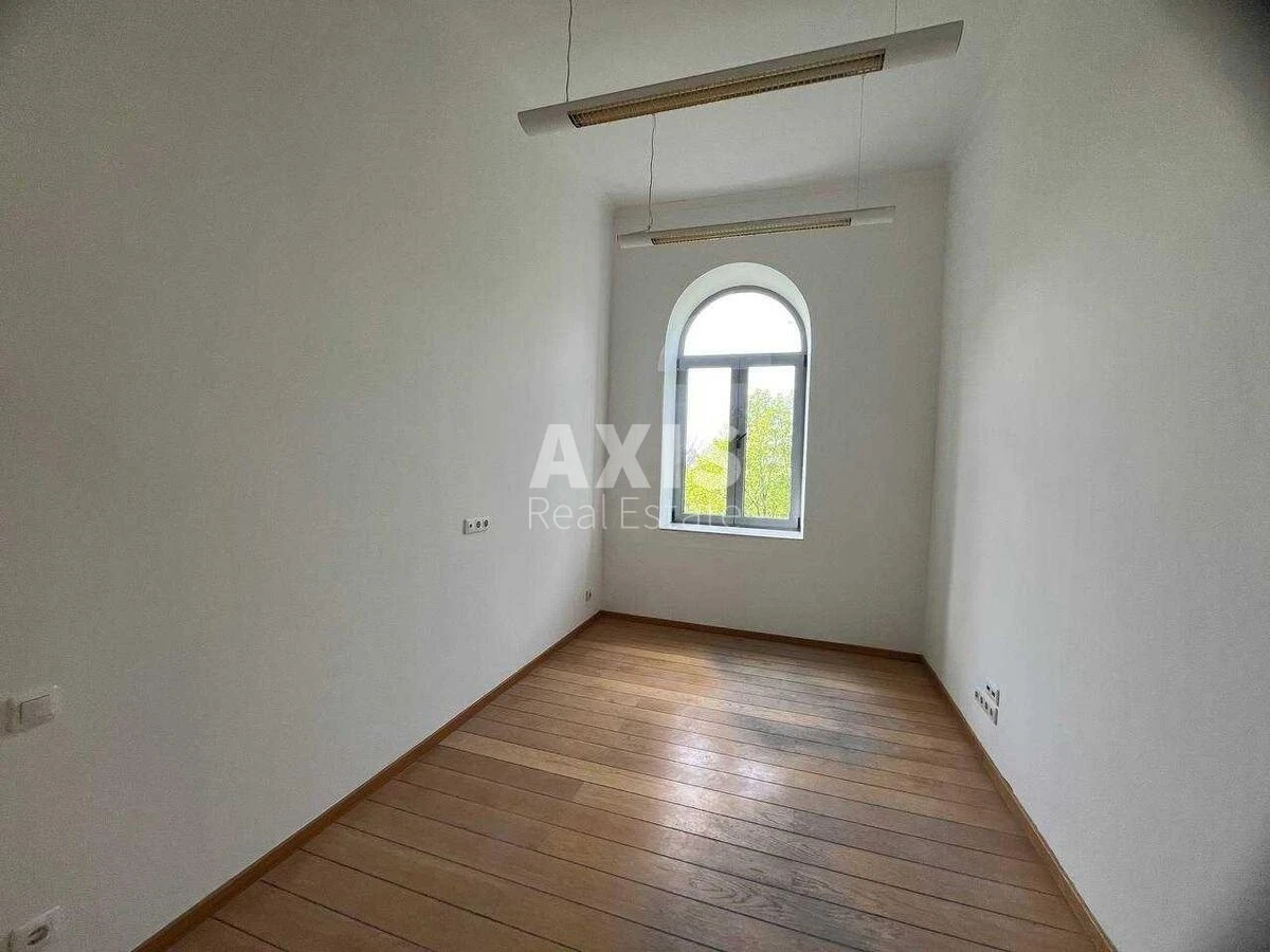 Office vul. Volodymyrs'ka 4, 400m2539804