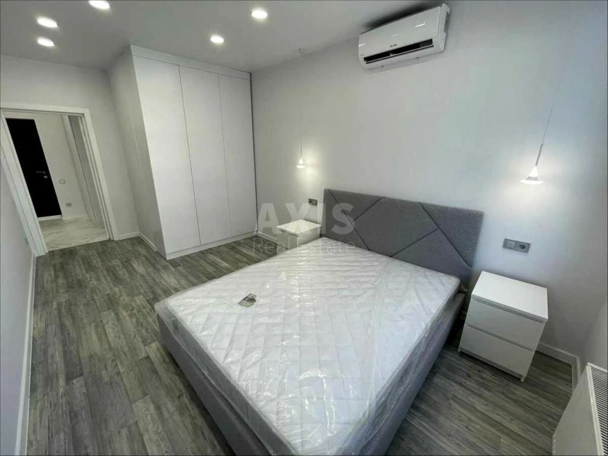 1k apartment vul. Berezhans'ka 15636391