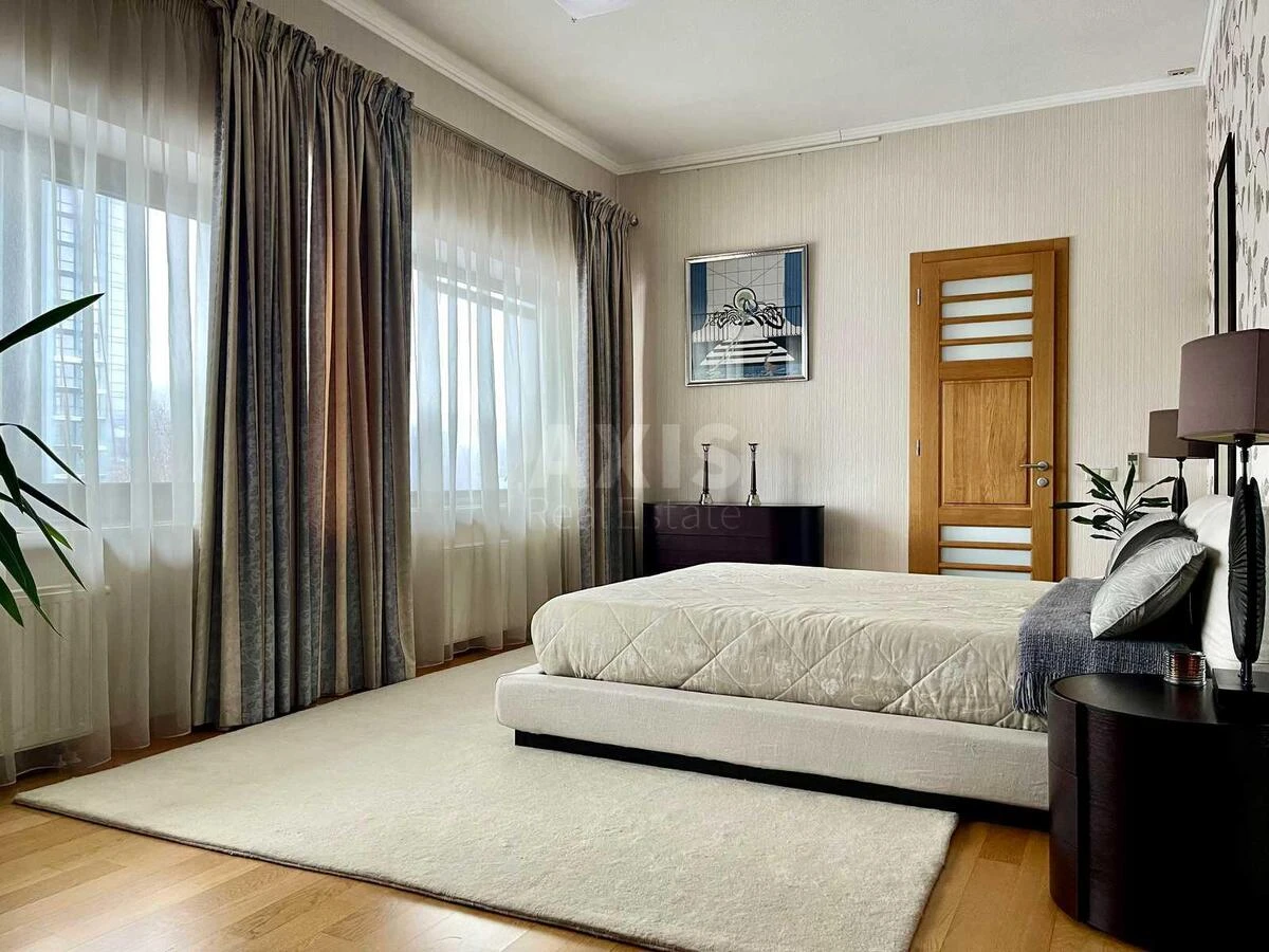 Дoм ул. Редутная, 575м2, город Киев7045413
