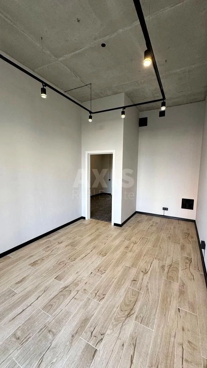 Office vul. Rodyny Kristeriv 16, 50m2