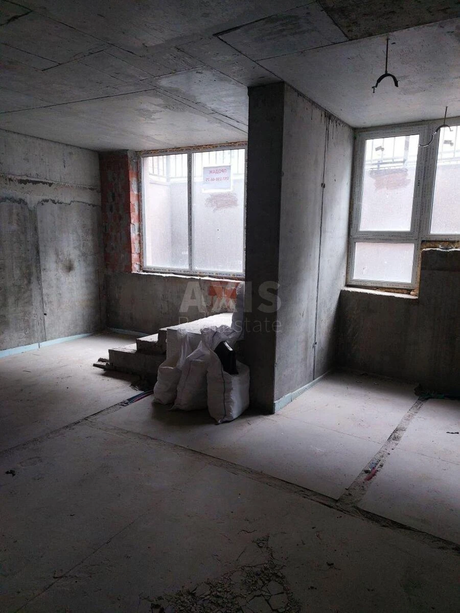 Объект сервиса ул. Василия Тютюнника 28А, 78м2600112