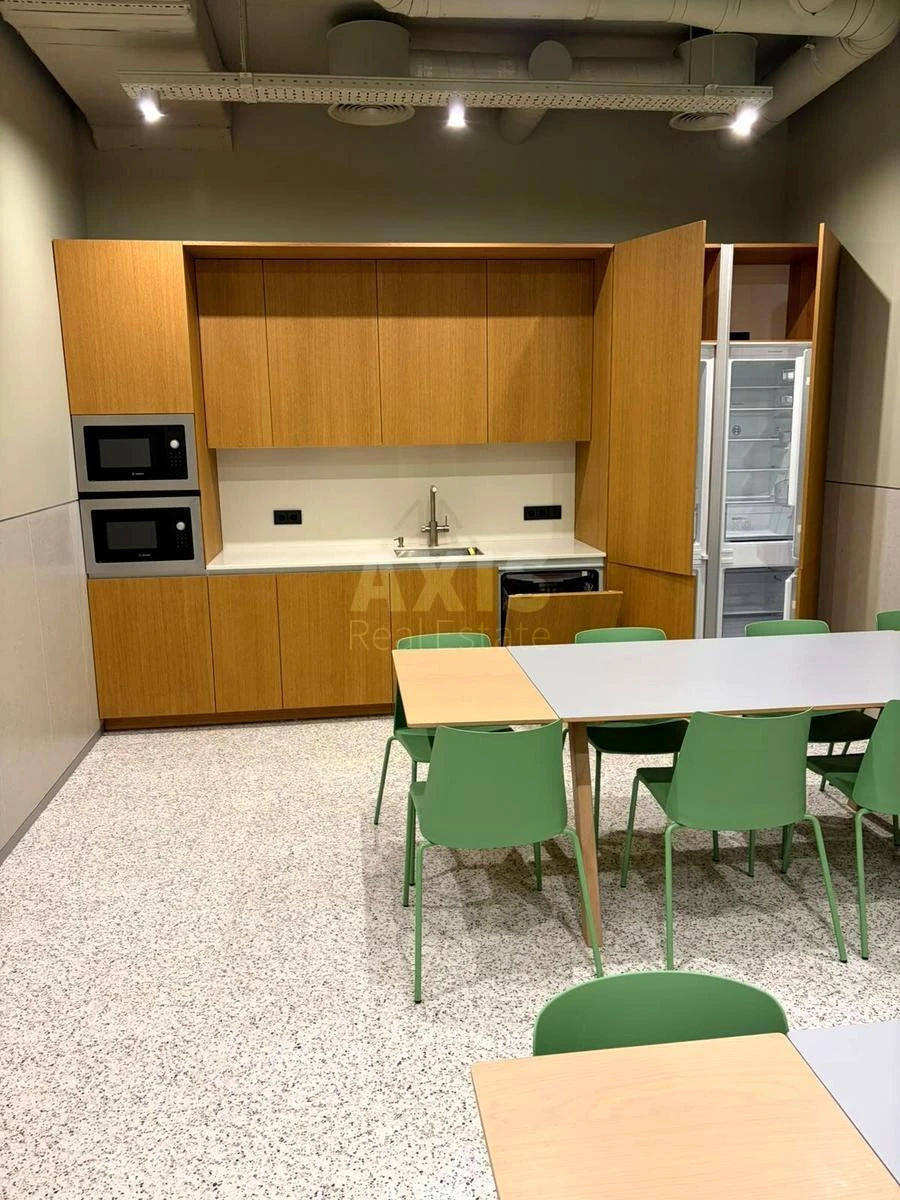 Office vul. Dorogozhyc'ka 3, 591m2705043