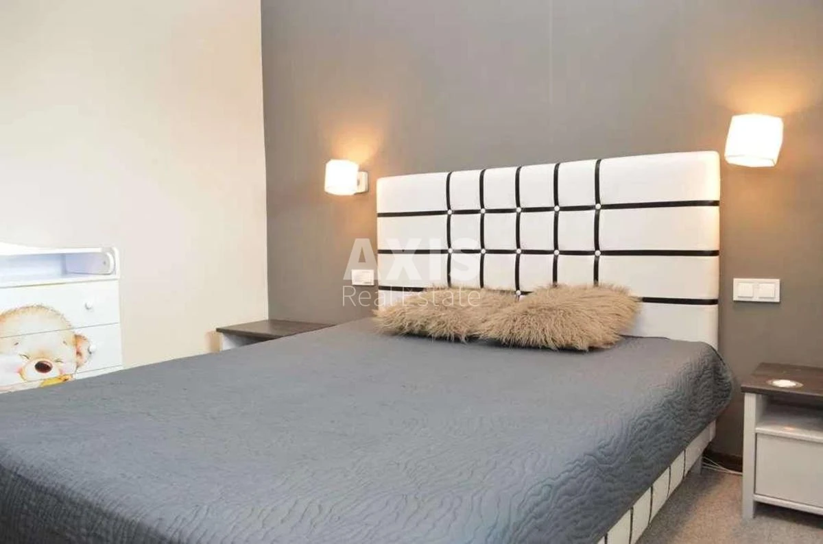 3k apartment pr-t Chervonoyi Kalyny 89306291