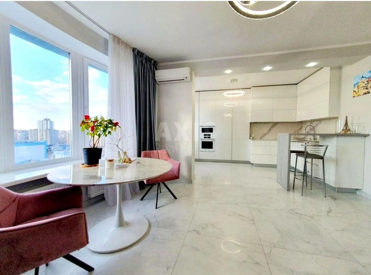 3k apartment nab. Dniprovs'ka 26А