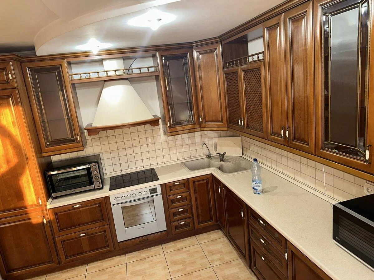 3k apartment vul. Ahmatovoi' Anny 43671080
