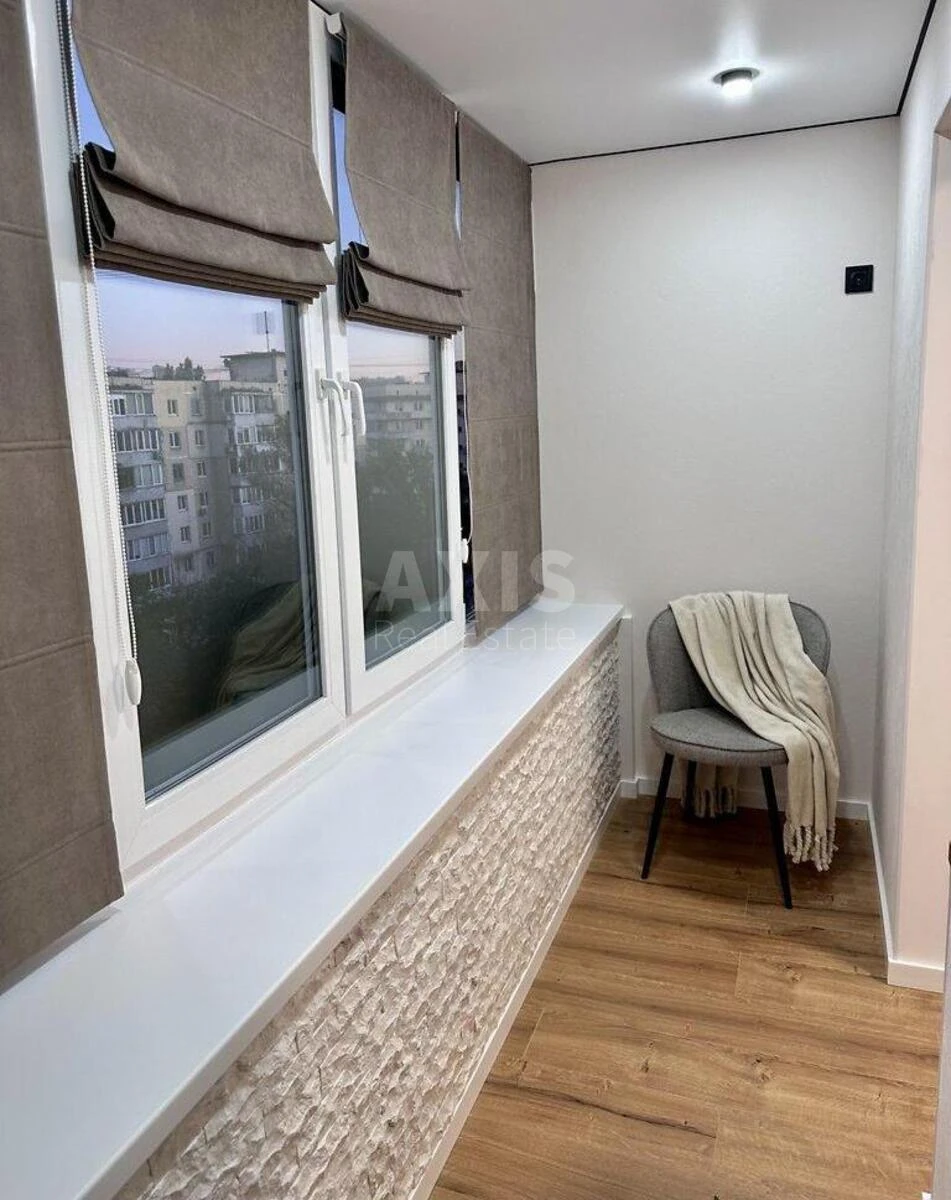 1k apartment pl. Peremogy 19603617