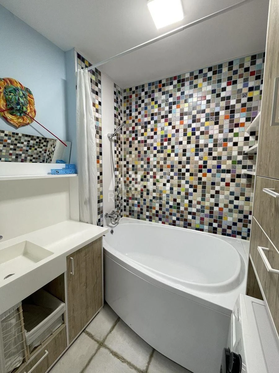 2k apartment vul. Metrologichna 1094520710