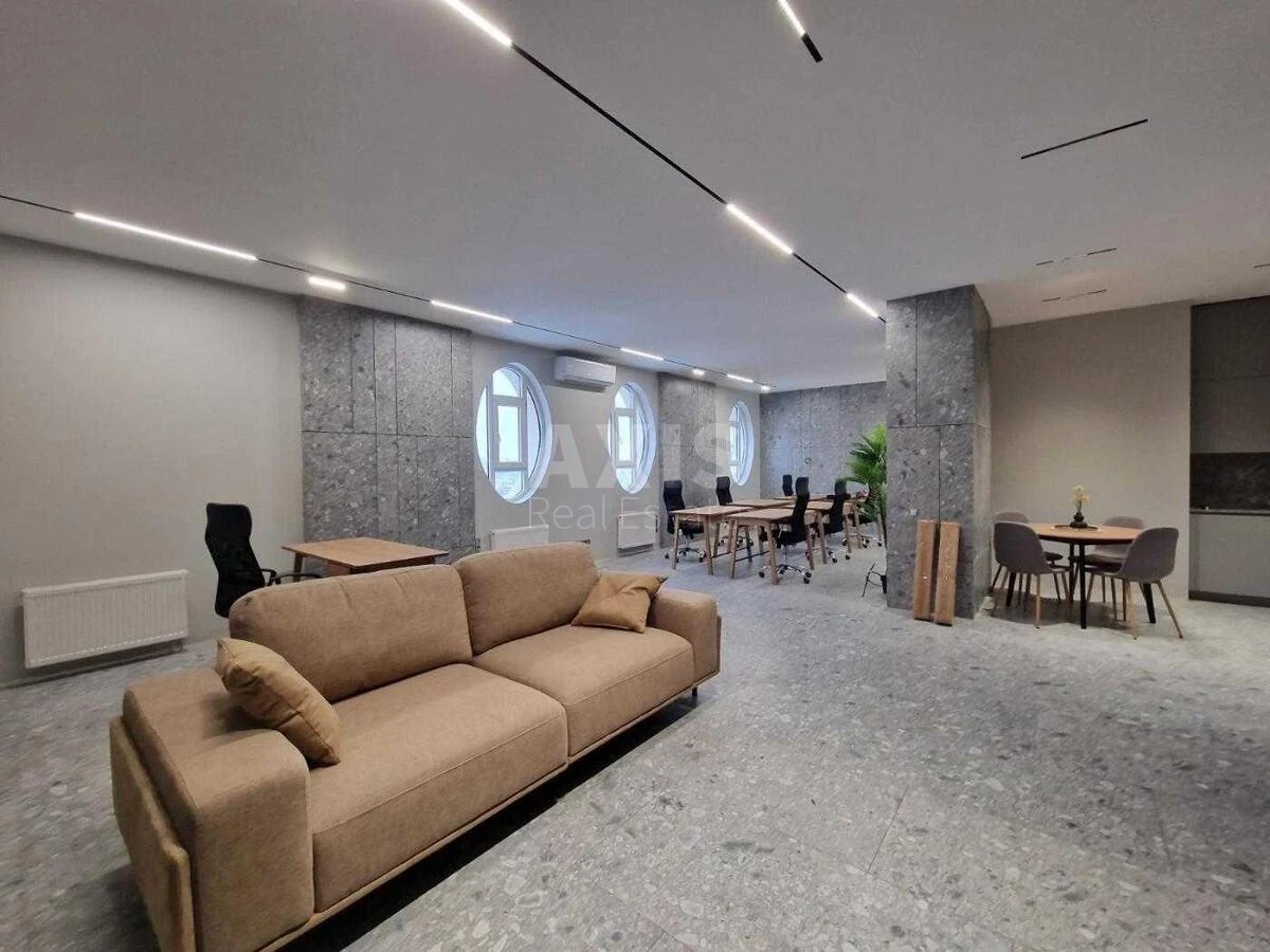 Office vul. Vasylya Tyutyunnyka 37/1, 77m2672556