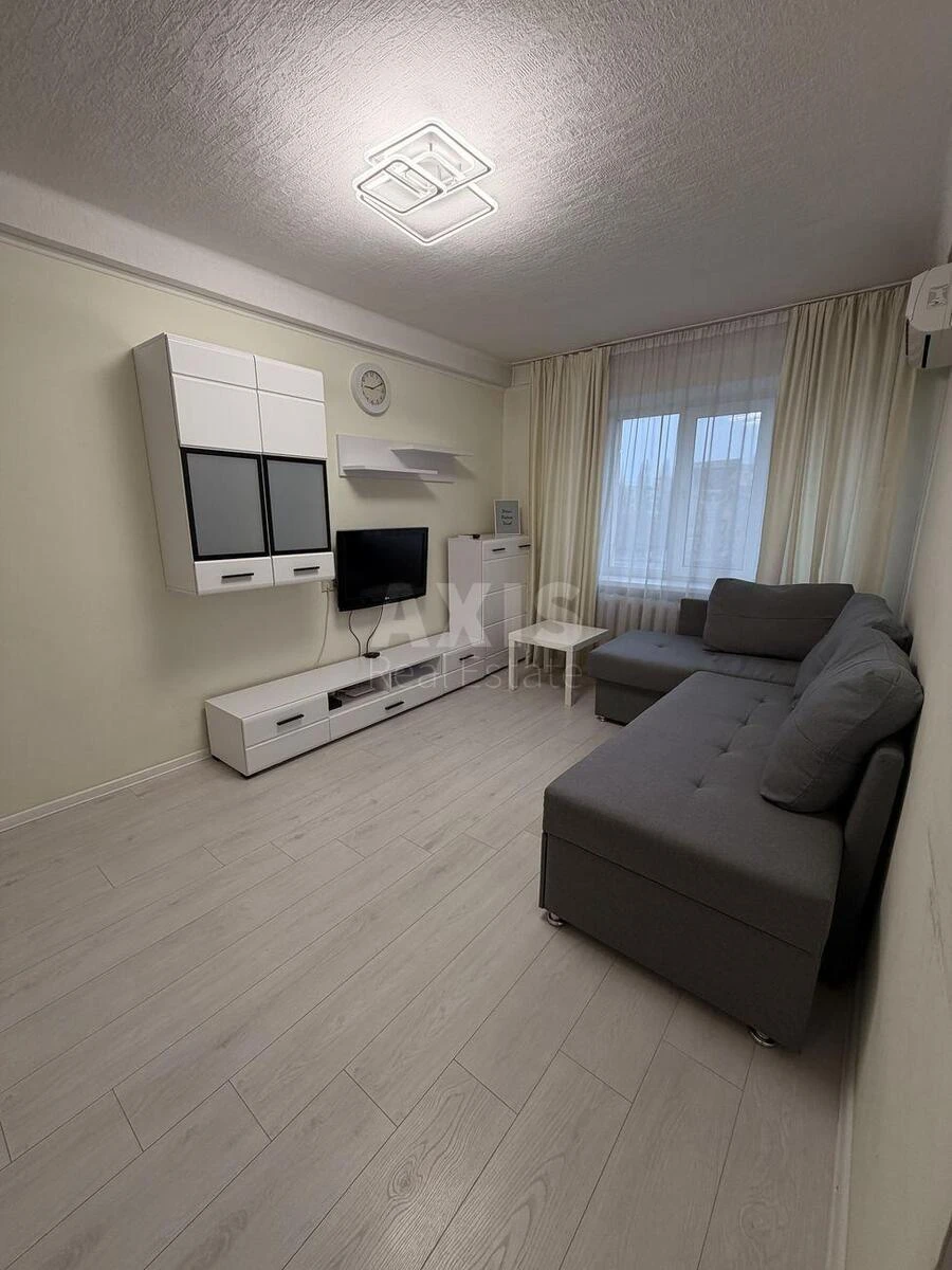 2k apartment pr-t Berestejskij 22672772