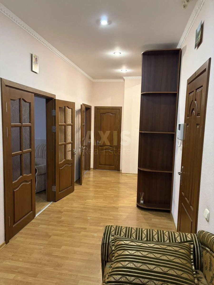 2k apartment vul. Dmytrivs'ka 697095519