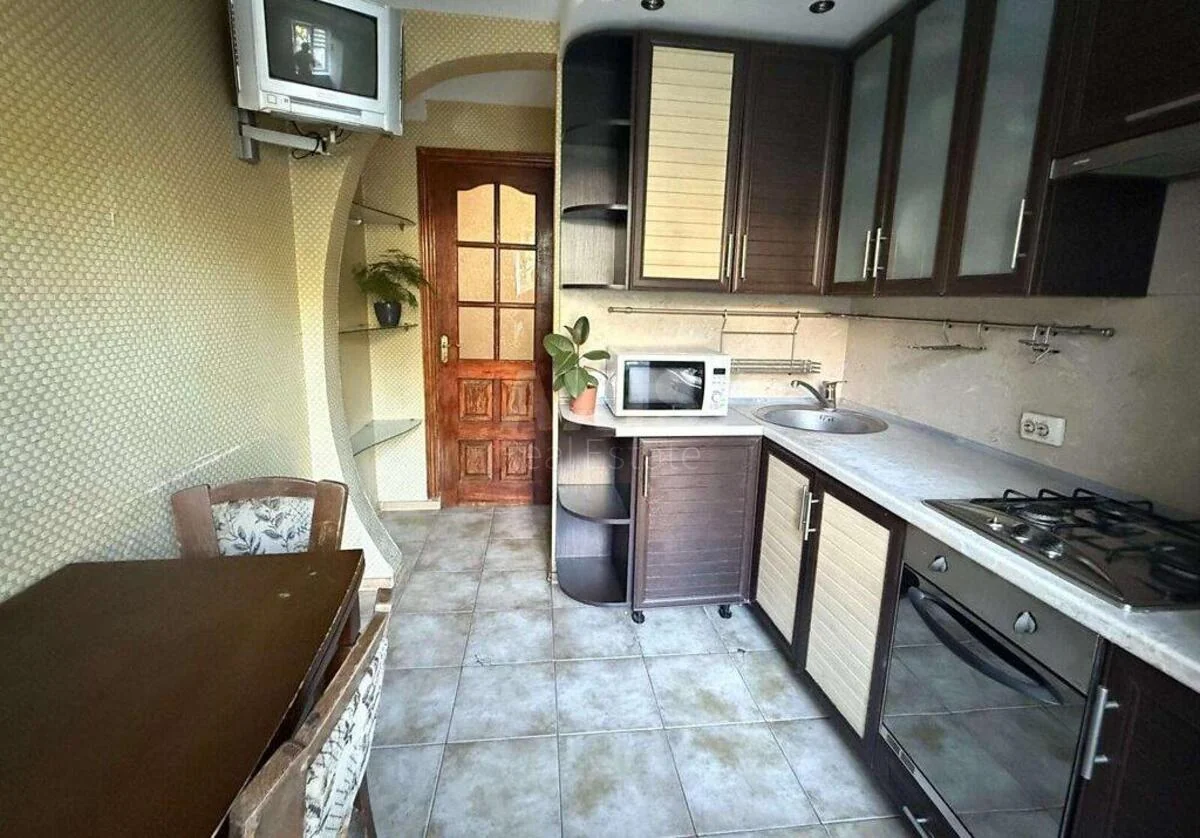 2к квартира пров. Голосіївський 122/3