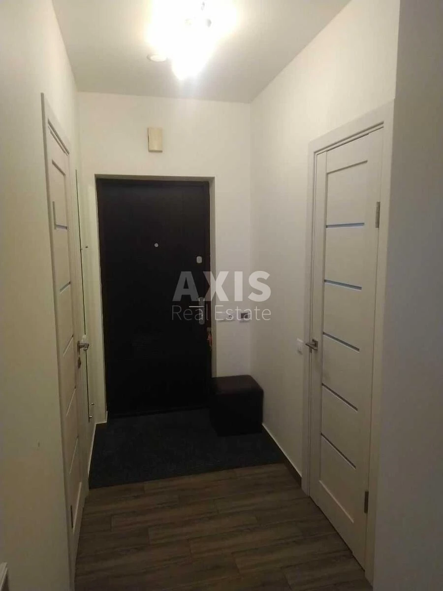 1k apartment pr-t Berestejskij 65B6460318