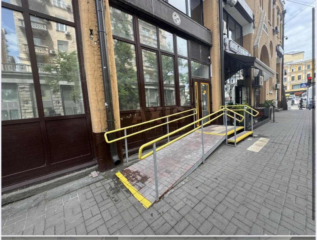Объект торговли ул. Крещатик 29/1, 85м2685261