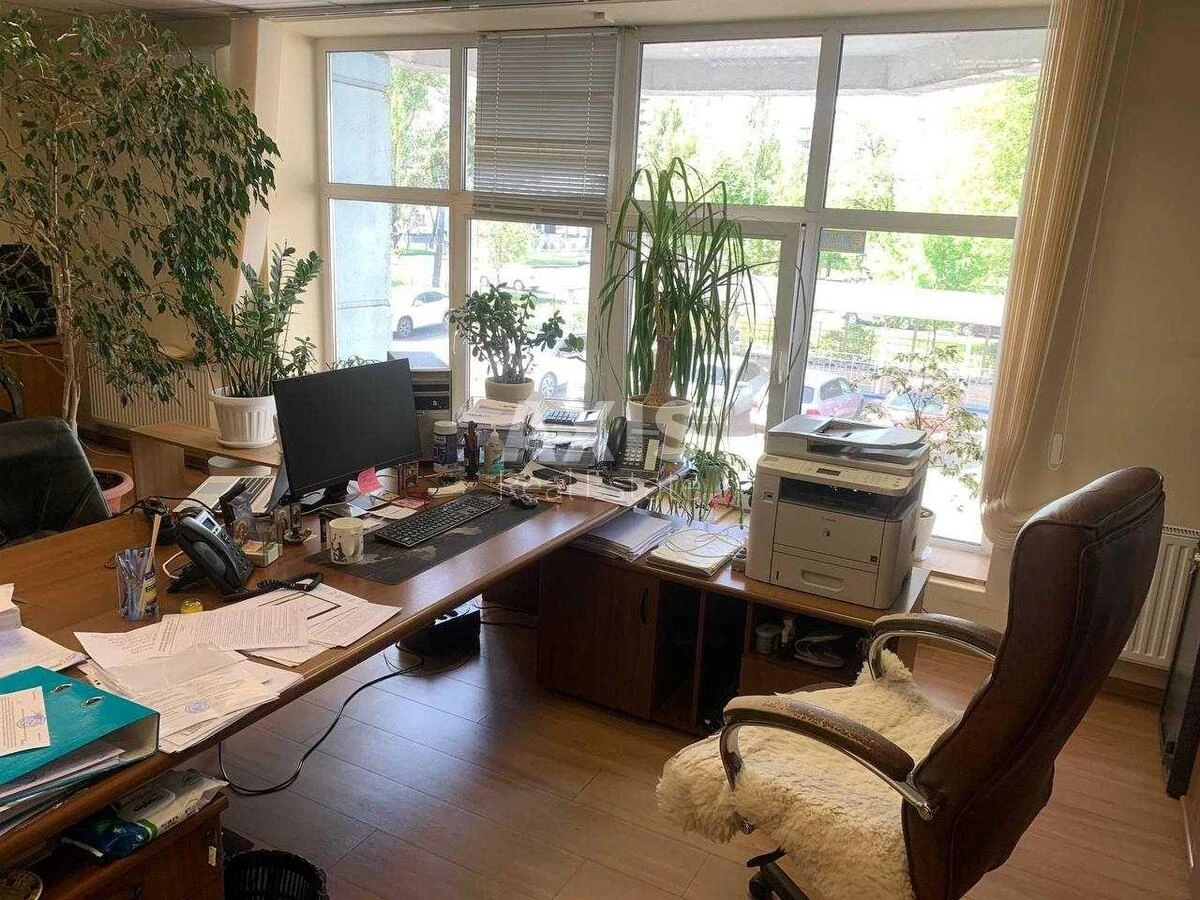 Office vul. Krakivs'ka 15/17, 209m2570683