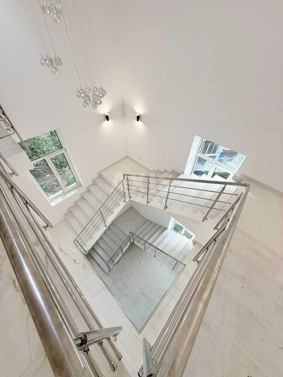 Объект торговли ул. Пимоненко Николая 8А, 1106м27063711
