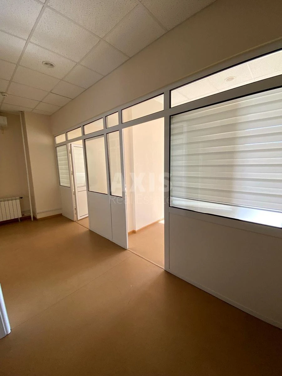 Office vul. Lypkivs'kogo Vasylja Mytropolyta 27/5, 272m2661736