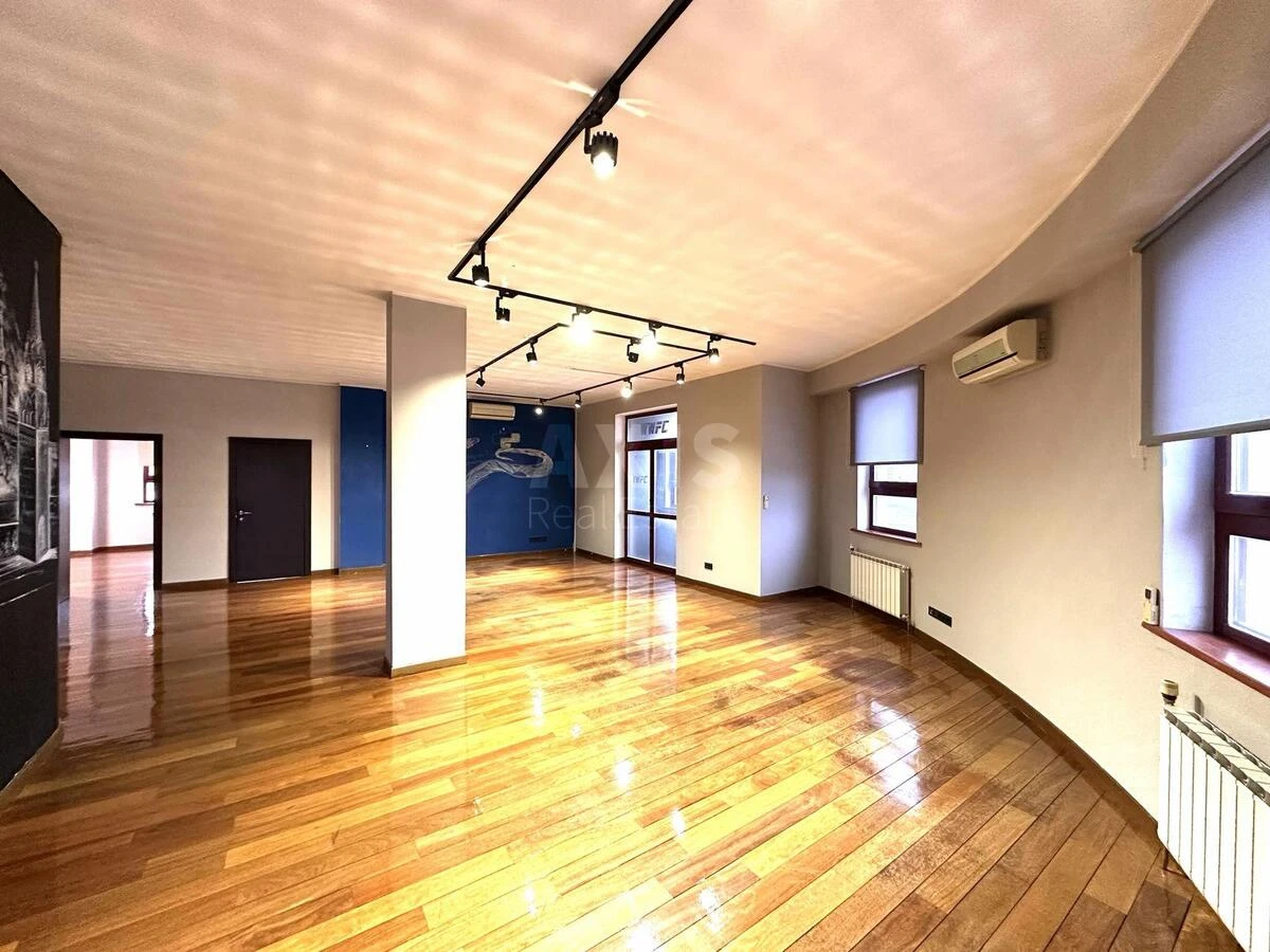 Office vul. Rustaveli Shota 44, 200m269711