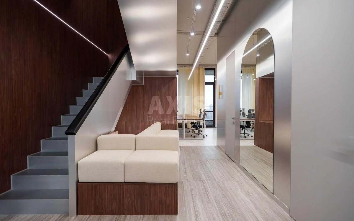 Office pr-t Berestejskij 42, 220m26311610