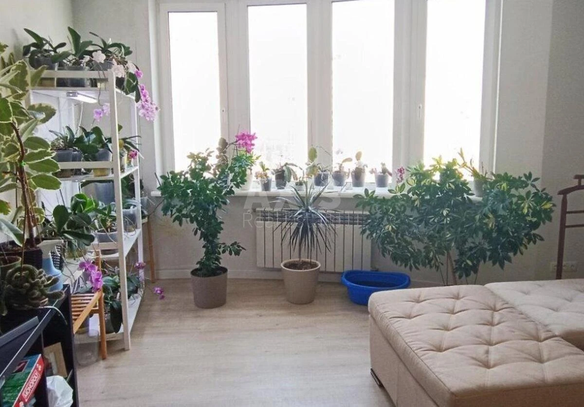 3k apartment nab. Dniprovs'ka 19А716549