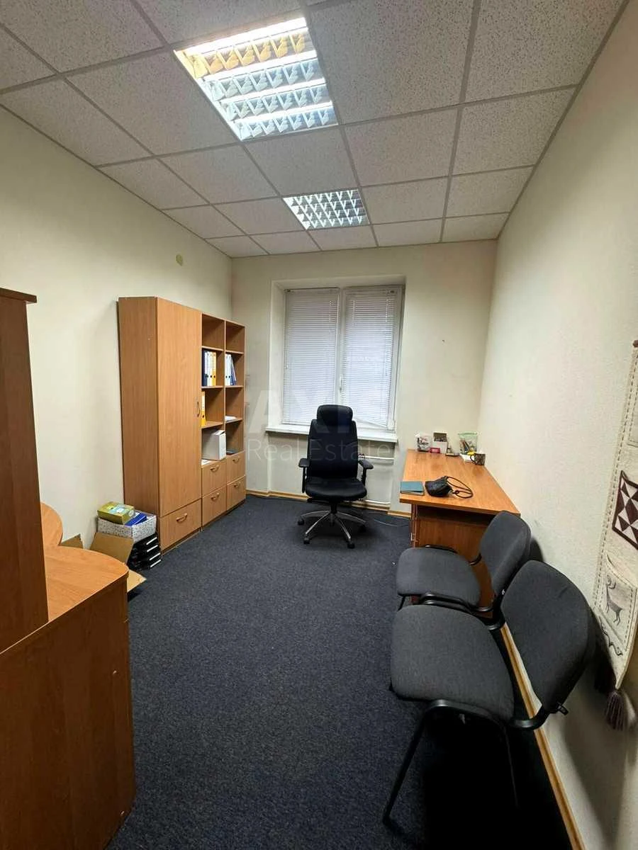 Офис ул. Ахматовой Анны 3А, 202м27043620