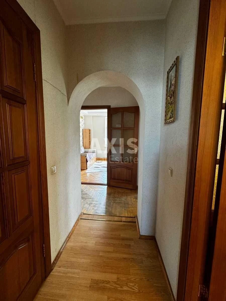 4k apartment vul. Derevljans'ka 12/42565555