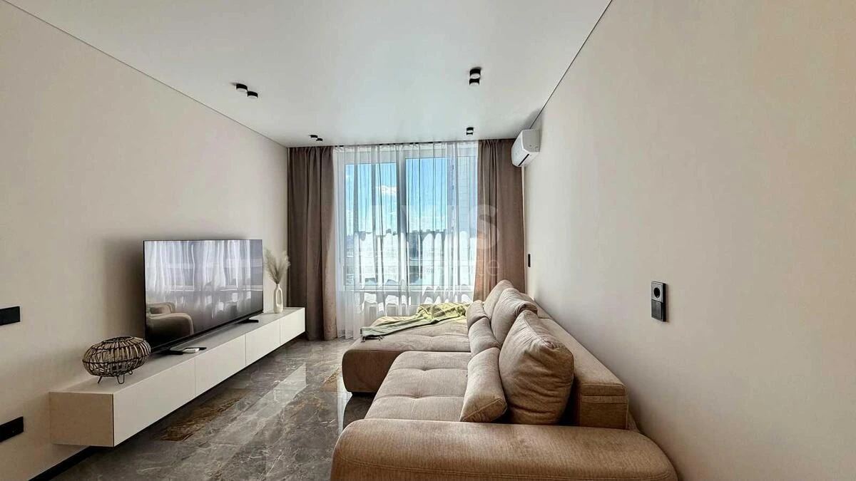 1k apartment nab. Dniprovs'ka 15Ж713472
