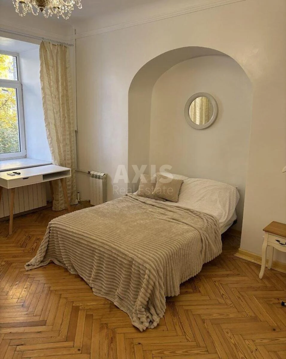 1k apartment vul. Volodymyrs'ka 82А696842