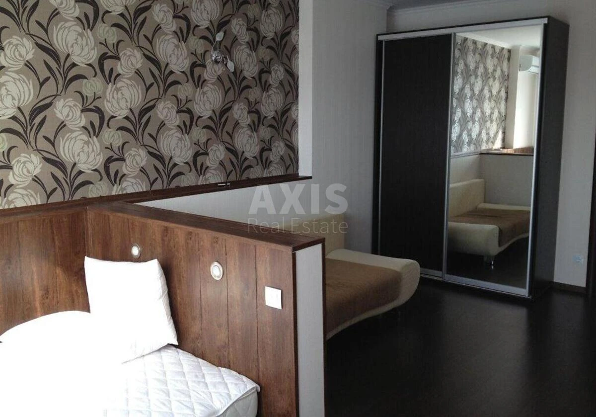 1k apartment pr-t Lobanovs'kogo 150666135