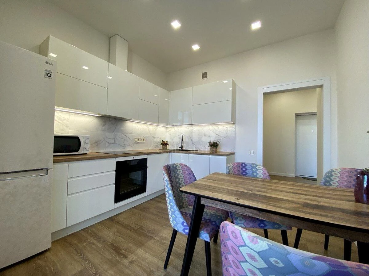 1k apartment vul. Bul'varno-Kudrjavs'ka 15А668511