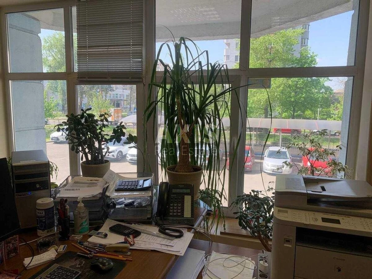 Office vul. Krakivs'ka 15/17, 209m2570685