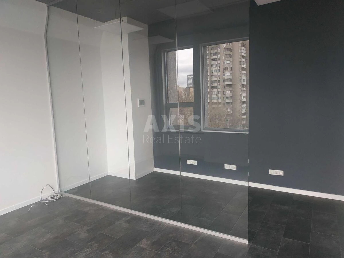 Office vul. Sverstjuka Jevgena 11Б, 40m2641343