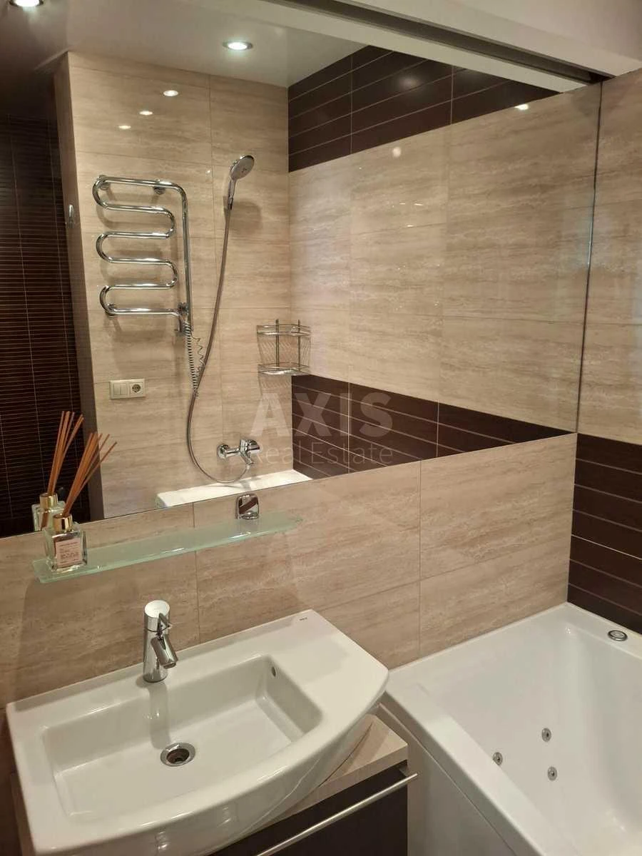 3k apartment vul. Staronavodnyc'ka 8Б7054813