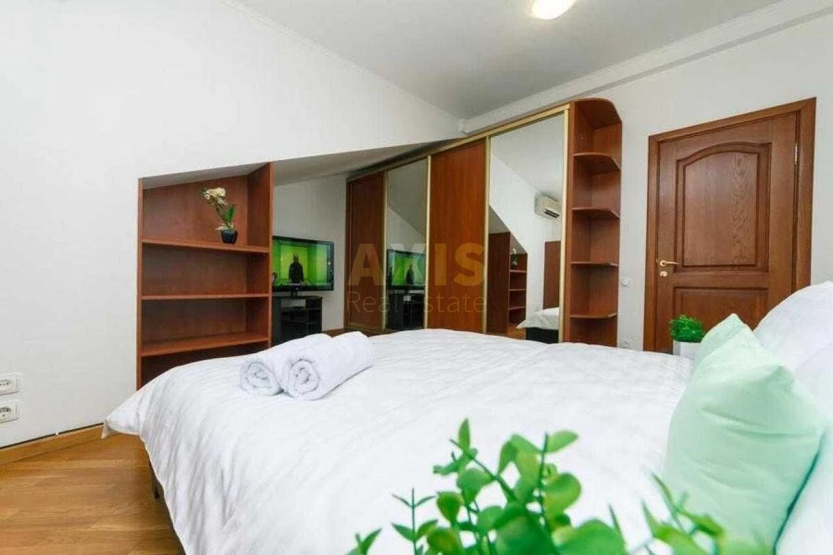 4k apartment vul. Evgena Chykalenko 19674621