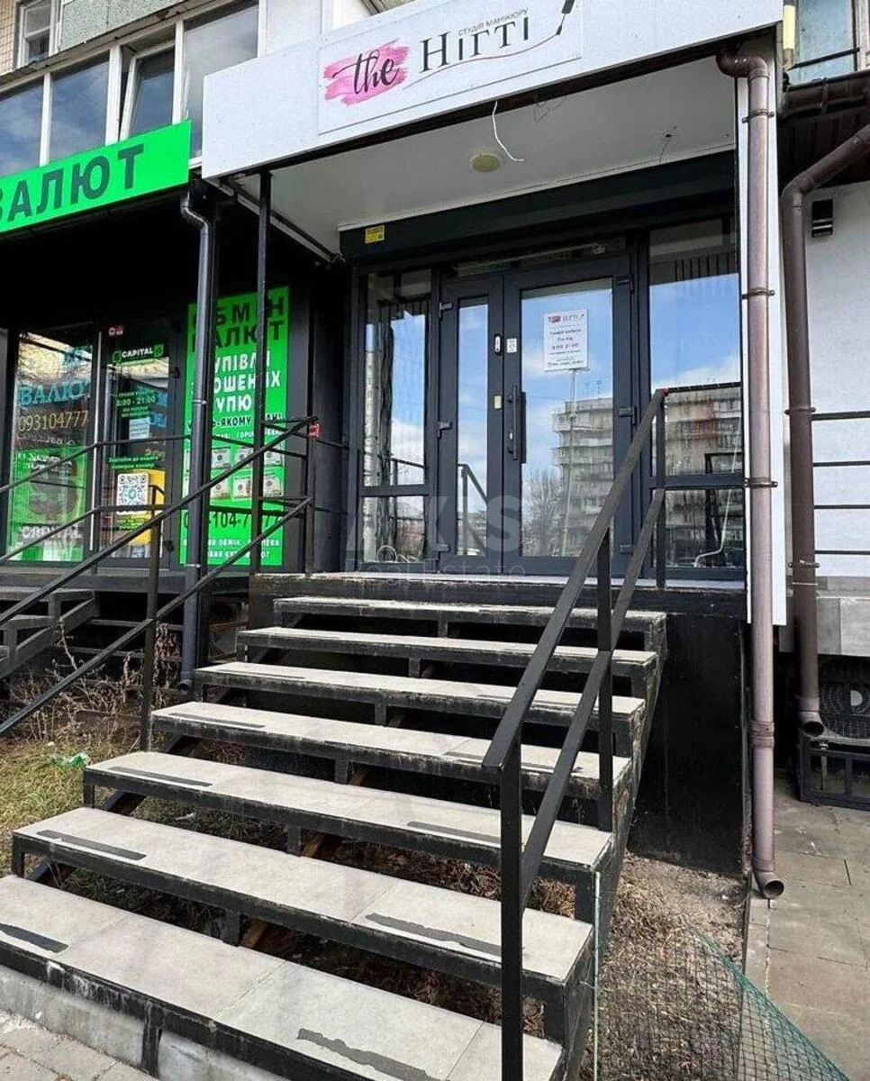 Об'єкт торгівлі пр-т Оболонський 12, 53м2