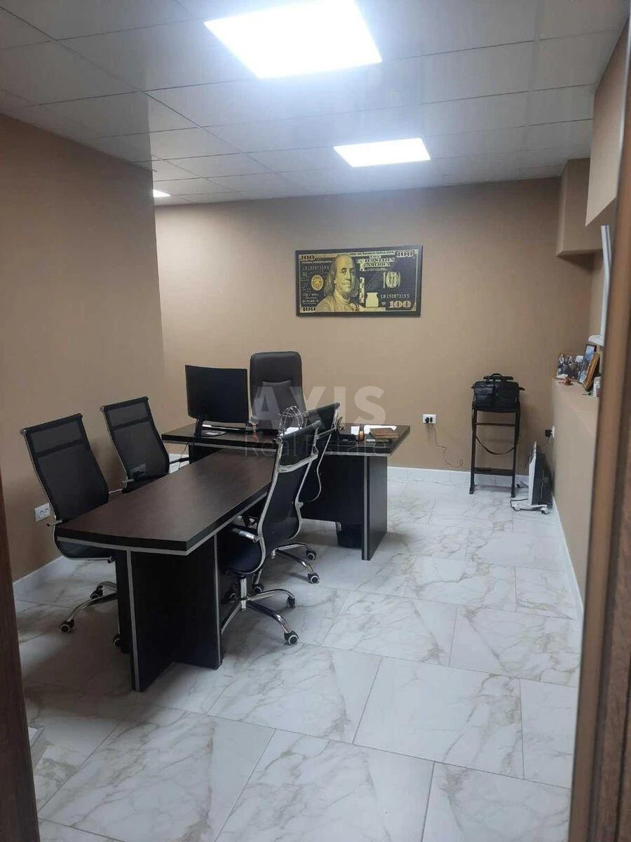 Office vul. Pervomajs'kogo Leonida 9А, 209m2626288
