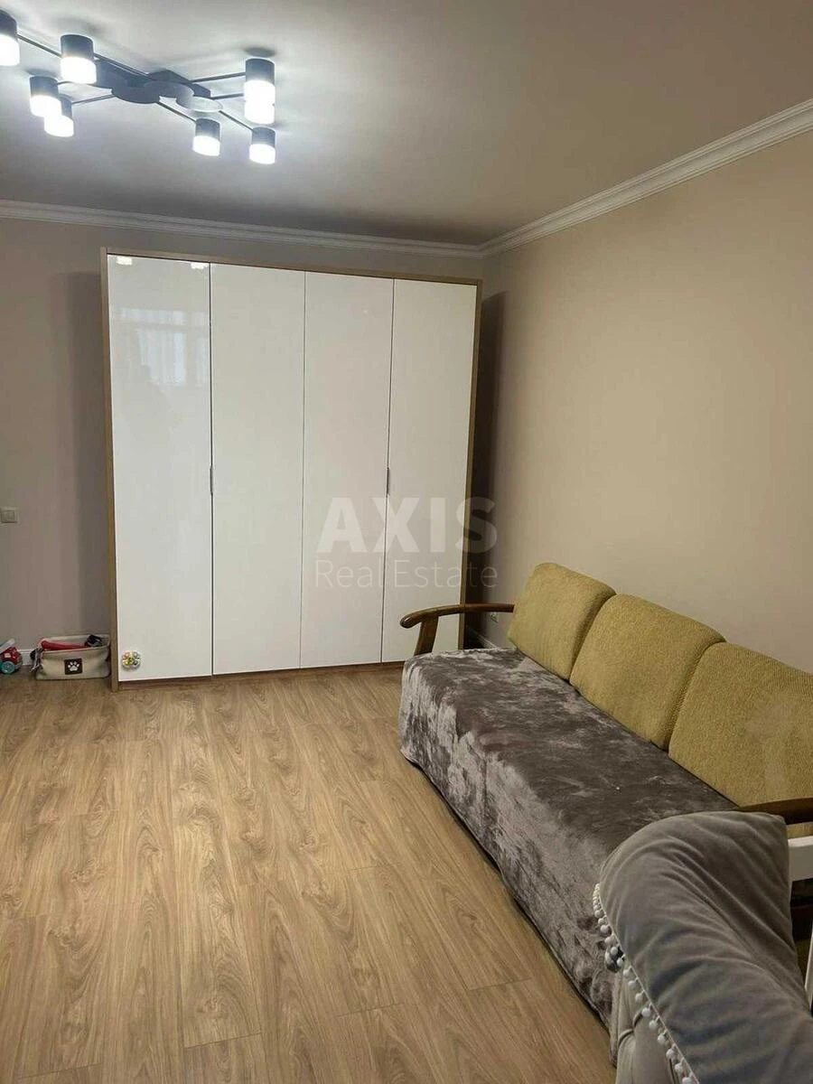 2k apartment vul. Radystiv 43Н711482