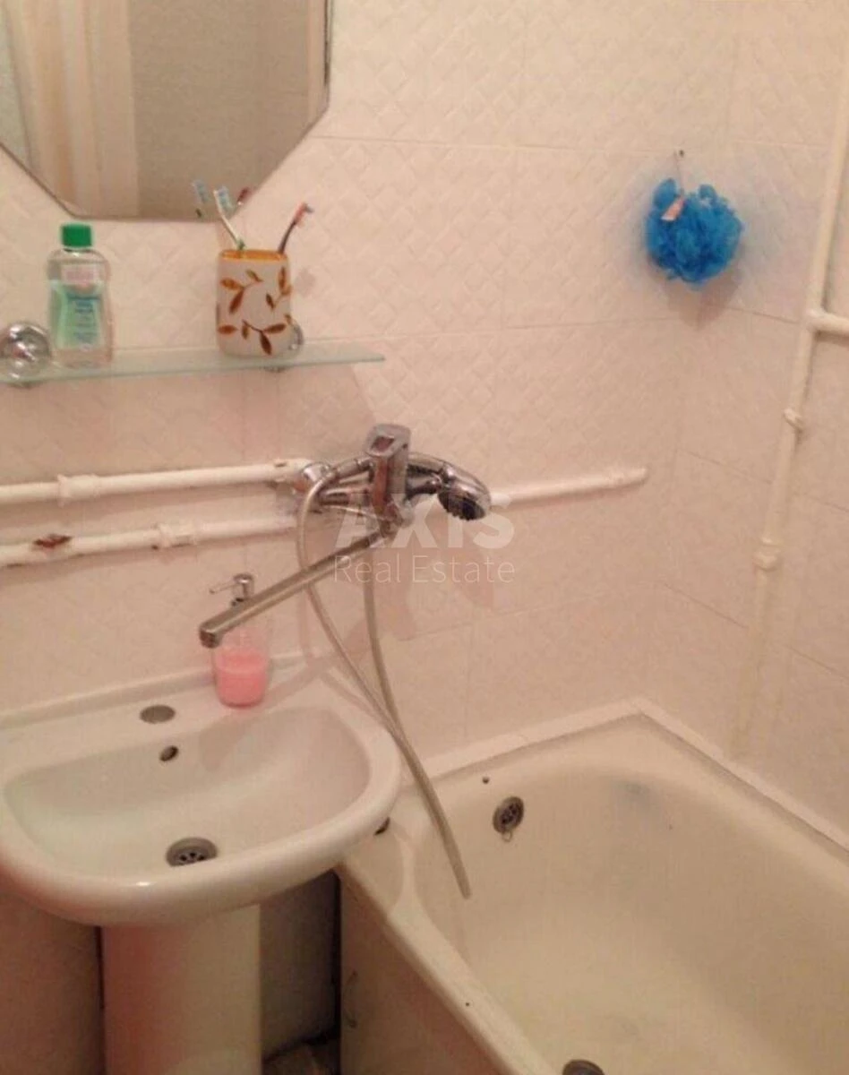 1k apartment vul. Volodymyrs'ka 82А696846