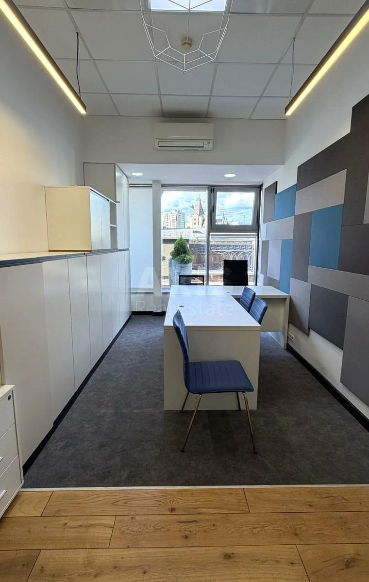 Office bul. Shevchenka Tarasa 35, 346m2704899