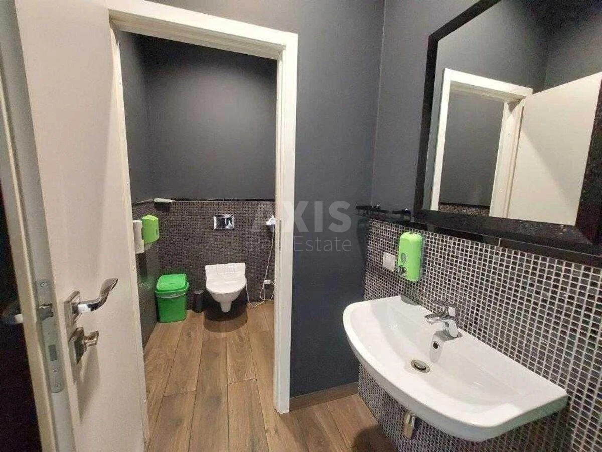 Office vul. Kyrylivs'ka 15А, 684m2662929