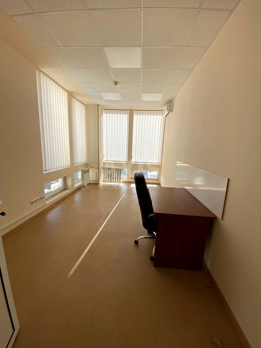 Office vul. Lypkivs'kogo Vasylja Mytropolyta 27/5, 272m2661738
