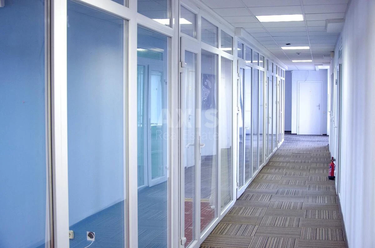 Office pr-t Lesja Kurbasa 4, 327m2677995